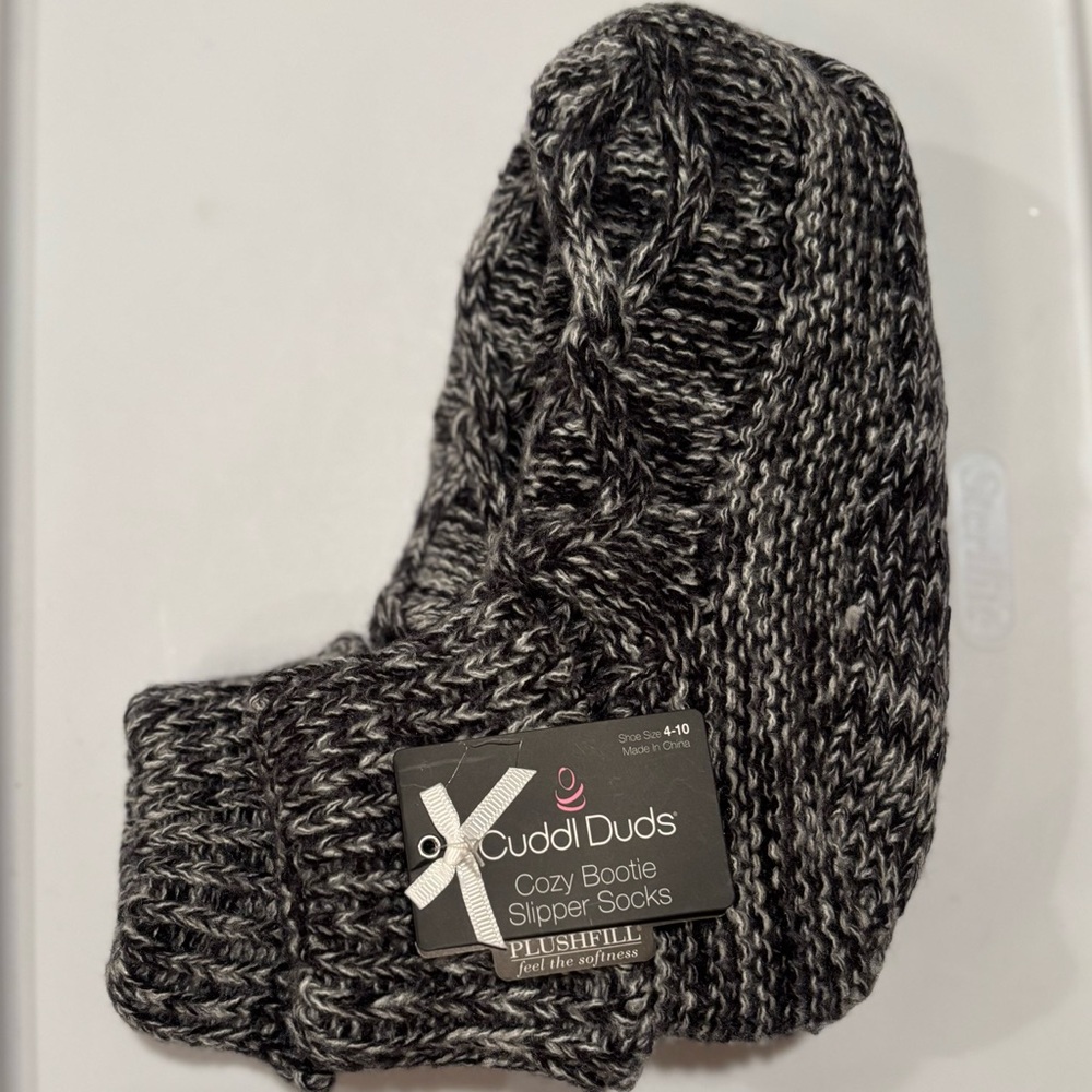 Cuddl Dudds super soft and cozy bootie slipper socks / NEW with tags